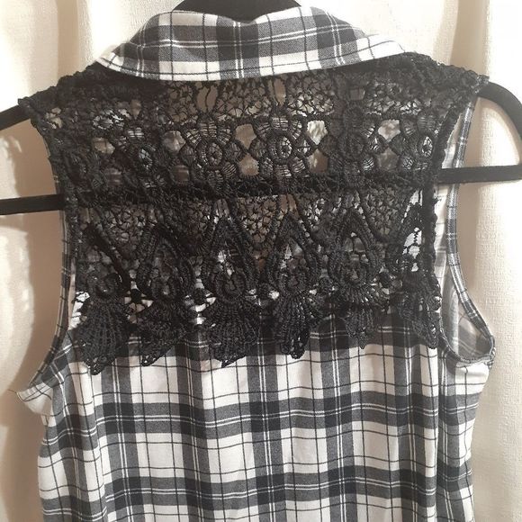 Embroidered Lace Back Shirt, Black & White Plaid Sleeveless by M Fasis size S - Picture 3 of 4